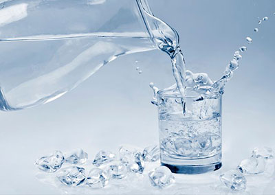 媽媽們千萬(wàn)注意，這三種白開(kāi)水一定要遠(yuǎn)離