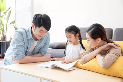 怎樣才能養(yǎng)出溫暖健全人格的孩子？關(guān)鍵在于家庭教育