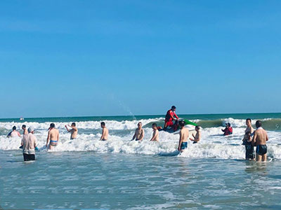 寧波9歲女童下海玩耍，不慎被海浪卷走