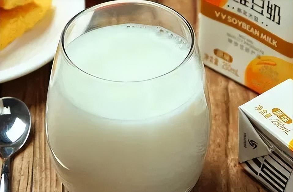 盡量少給孩子喝的幾種飲料，影響發(fā)育