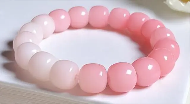 “家有同款”！小學(xué)生迷上盤手串，都是壓力大鬧的？