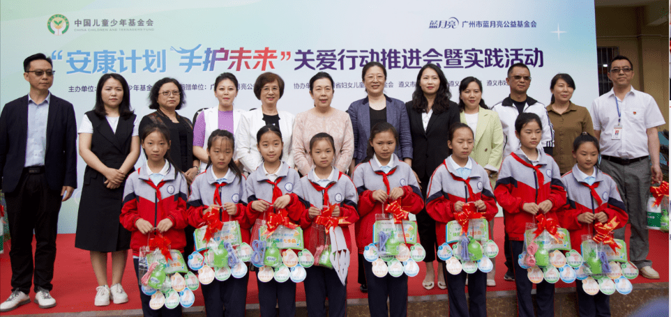 助力學(xué)校衛(wèi)生教育 “手”護(hù)兒童健康成長