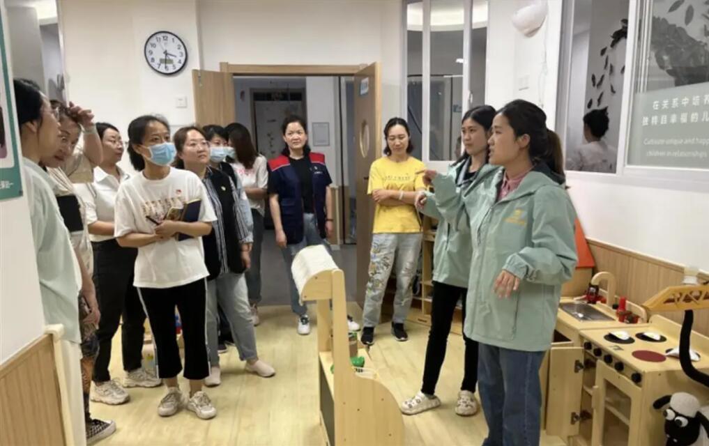 提升科學育兒水平，社區(qū)有了帶娃公益指導服務