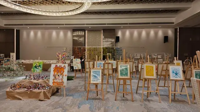 像孩子那樣畫畫，聽幼兒的無聲語言 “為愛代言，‘漫’畫成長”兒童畫展在鄭舉辦