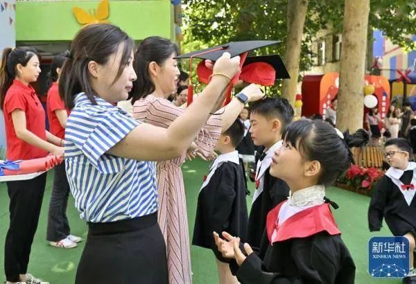 在公眾場合，該不該對兒童多點(diǎn)寬容？