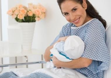 月子期間，誰來照顧寶媽和孩子，區(qū)別有多大？